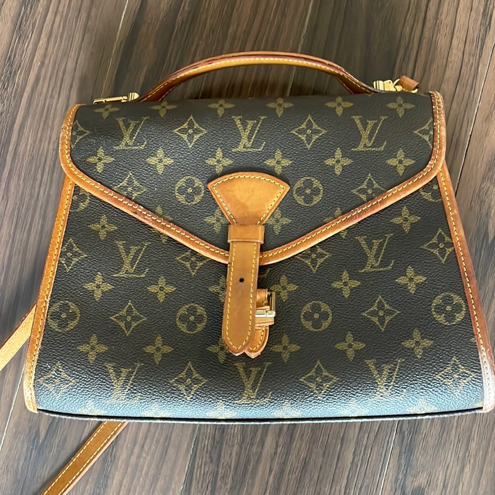 Authentic vintage Louis Vuitton messenger bag